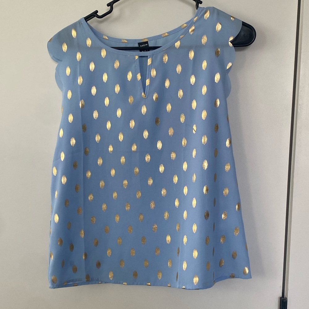 SHEIN Scallop Trim Keyhole Gold Print Top